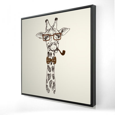 "Drôle de girafe avec un tuyau"