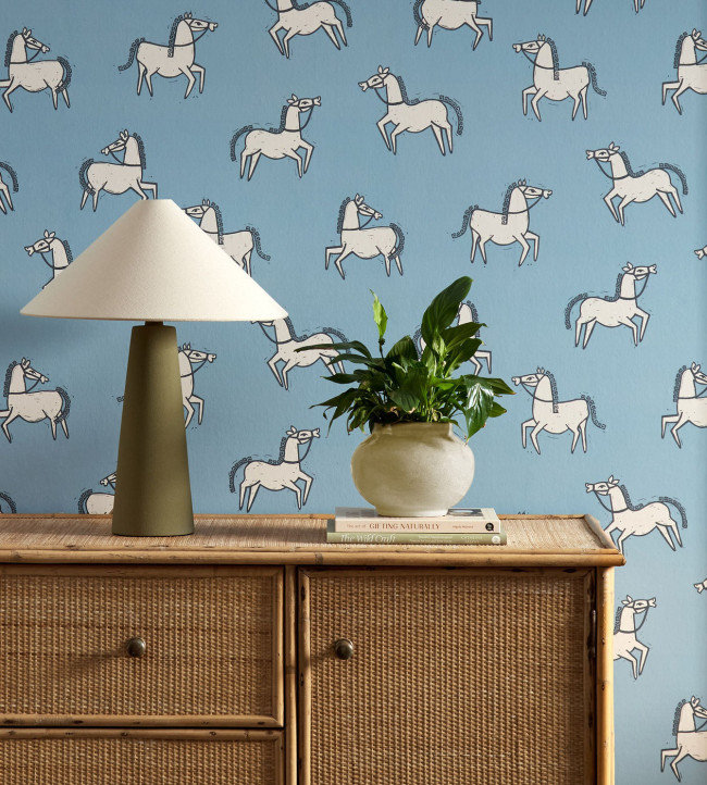 Canter, Blue