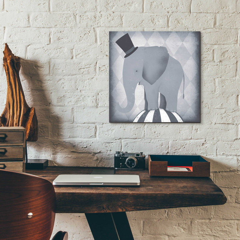 «Circus Elephant Gray» par Ryan Fowler, H 12 po x l 12 po x P 0,13 po