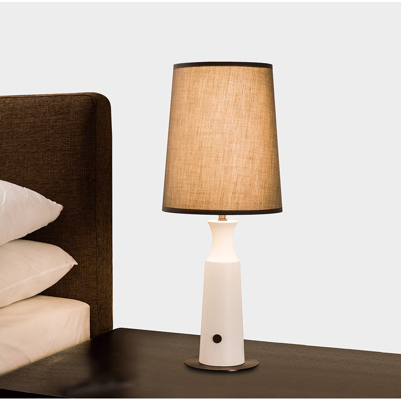 Lampe de table blanche Blaza, H 29,92 po x l 11,81 po x P 11,81 po