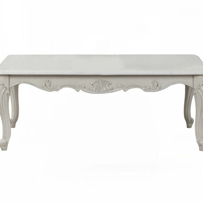 Table basse en bois avec 4 pieds