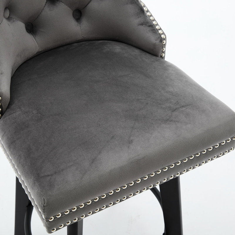 Tabourets pivotants en velours gris foncé, boutons, grand dossier pour le bar de la maison, îlot de cuisine, chaises de bar bistro, gris, garniture en métal