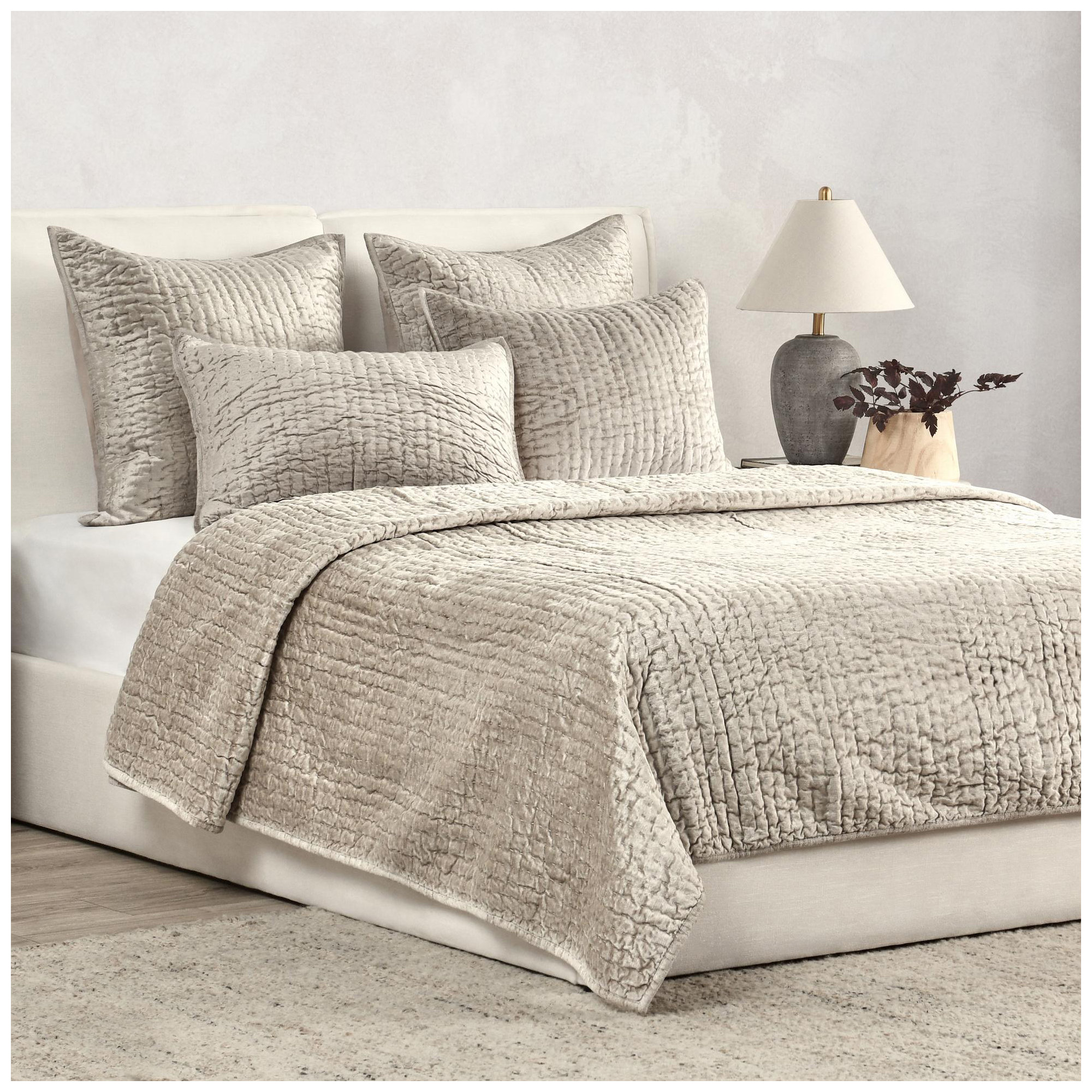 Lucio Sham, Pebble Beige, Standard