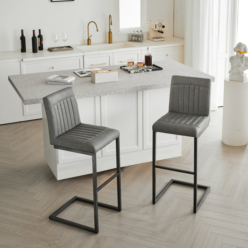 2 ensembles de tabourets de bar en similicuir gris, structure en métal noir robuste et siège rembourré, sièges élégants pour îlot de cuisine, bar personnel, comptoir de salle à manger