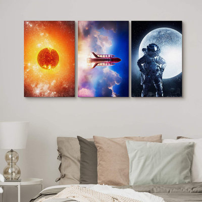 Soleil, fusée et astronaute devant la lune - impression sur toile tendue 3 pièces