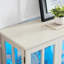 Armoire chic et blanche antique avec tablettes réglables et attrait fonctionnel en verre durable