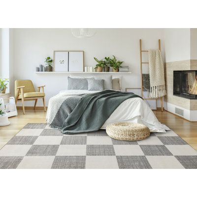 Wum Collection Gray/White Checkered Area Rug
