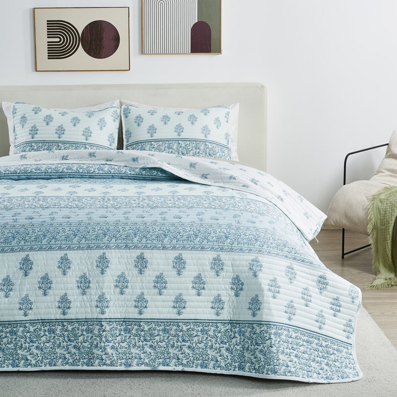 Blue Seashell Reversible Quilt Set with Shams, King Quilt + 2 King Shams, Vintage Floral Stripe - Blue