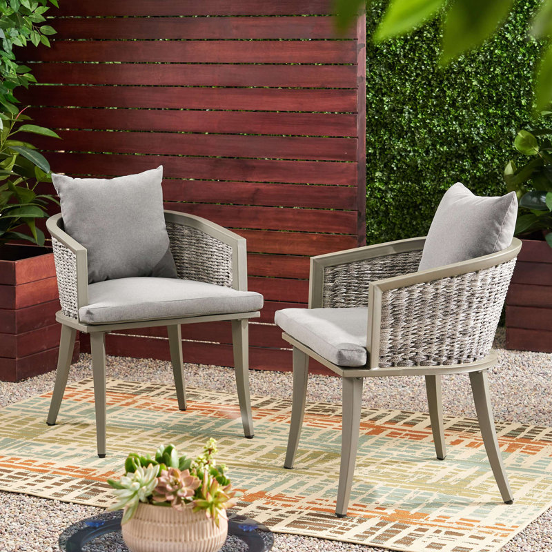 PEBBLE CHAIR