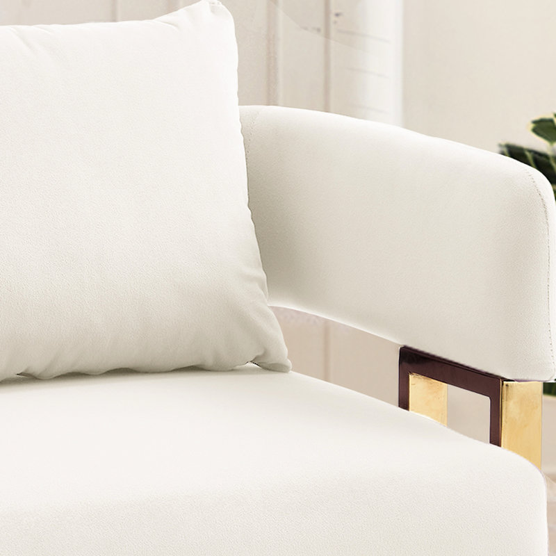 Ensemble de 2 chaises d'appoint modernes en velours blanc avec pattes dorées, idéales pour de multiples espaces. Finitions et designs raffinés. Montage facile. Siège confortable.