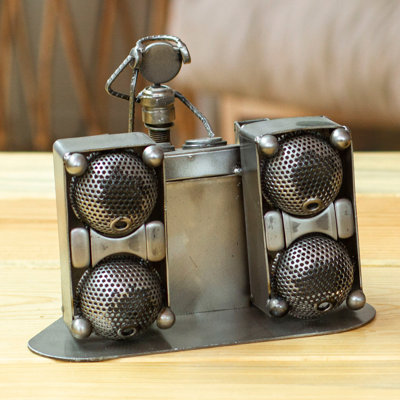Freshour Entertainment Figurines & Sculptures