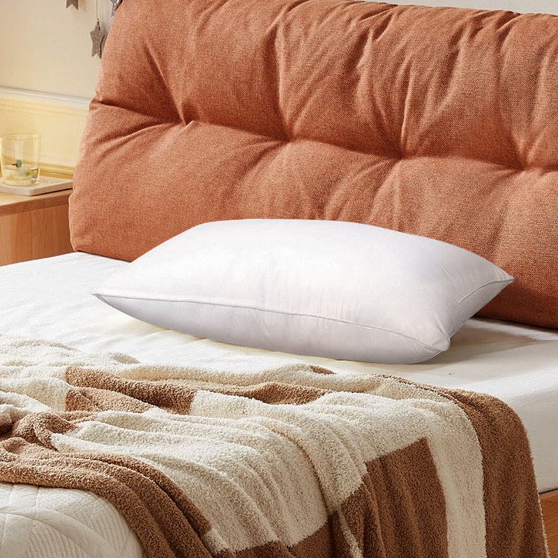 White Polyester Ultra Soft Pillow Insert