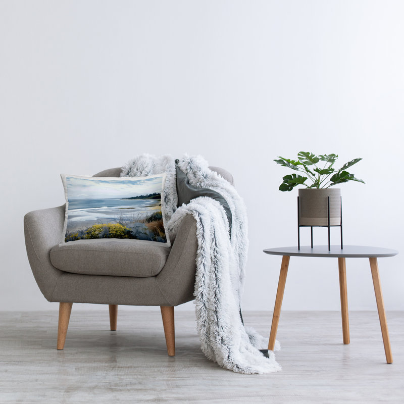 Coussin décoratif imprimé Reflections Of Blue par Irena Orlov