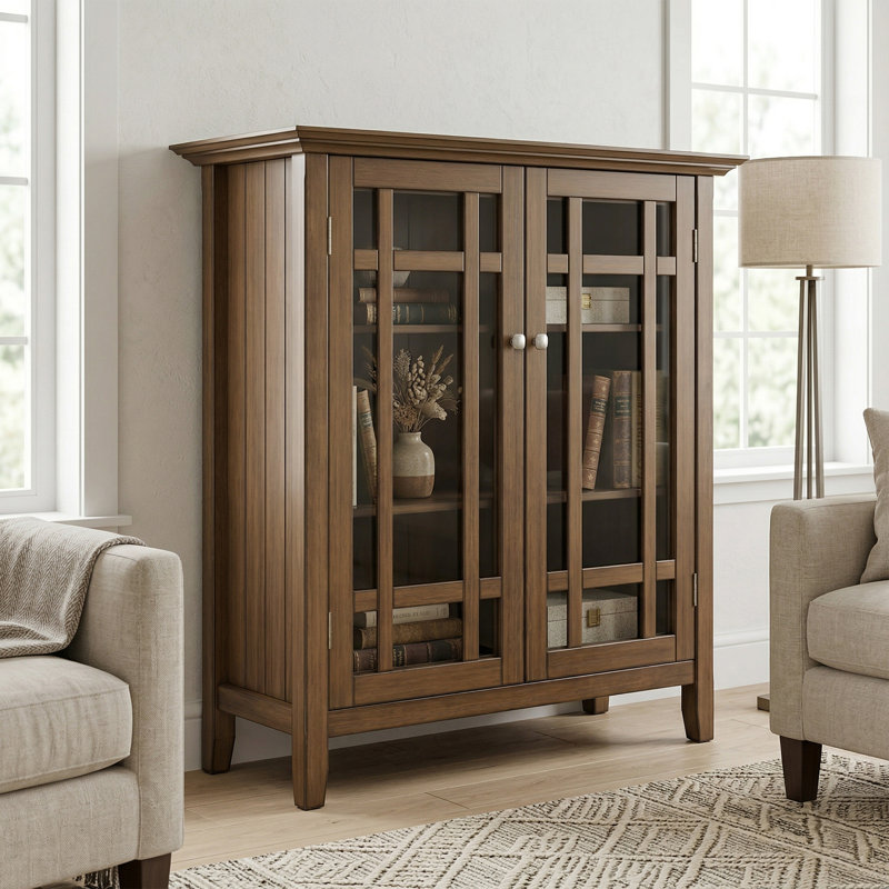 Vitrine moyenne en bois massif de 39 po Bedford avec portes en verre et tablettes réglables Bedford, Brun naturel rustique