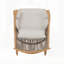 Chaise berçante d'extérieur avec structure en fer robuste, finition érable, dossier en rotin PE gris et coussin gris clair pour une détente confortable