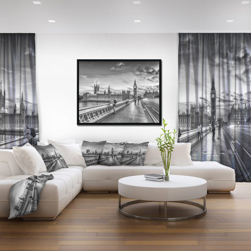 «Beautiful Black and White London View», reproduction de photo sur toile tendue encadrée, H 28 po x l 60 po x P 1,5 po