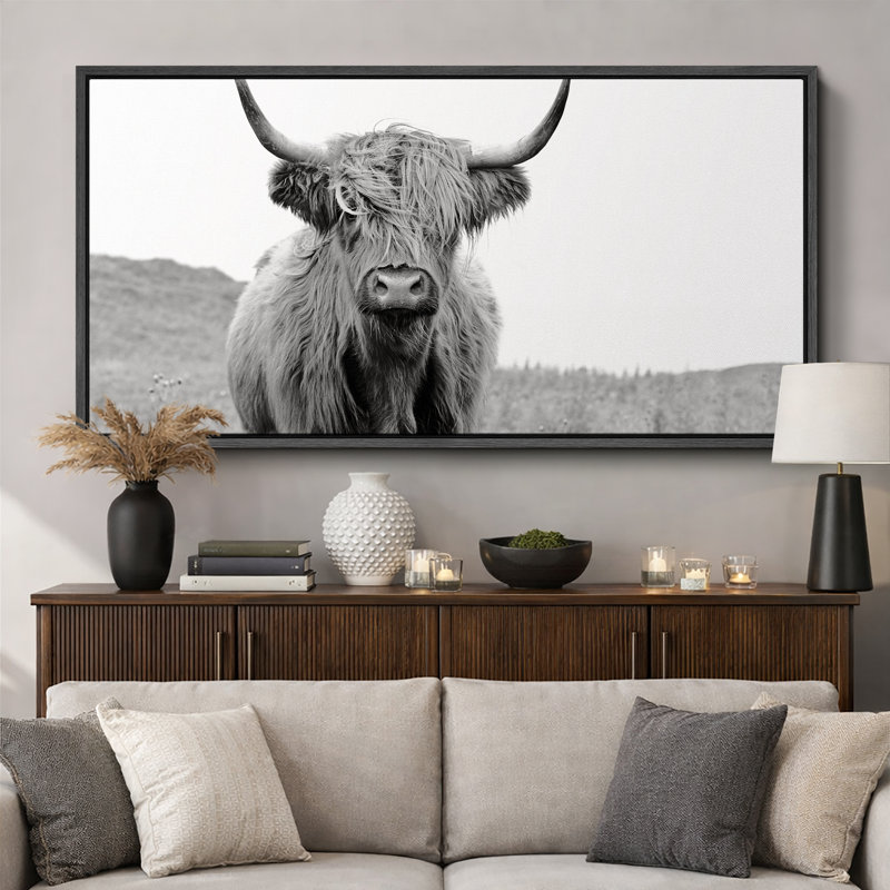 «Animals Highland Cow», portrait en noir et blanc sur toile, H 30 po x l 60 po, Black