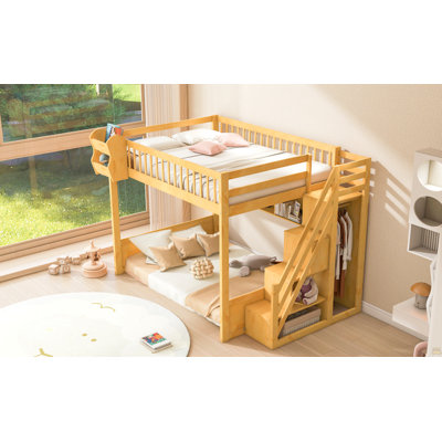 Grand lit mezzanine en bois avec escalier et garde-robe, tablettes de rangement et espace sous le lit, naturel