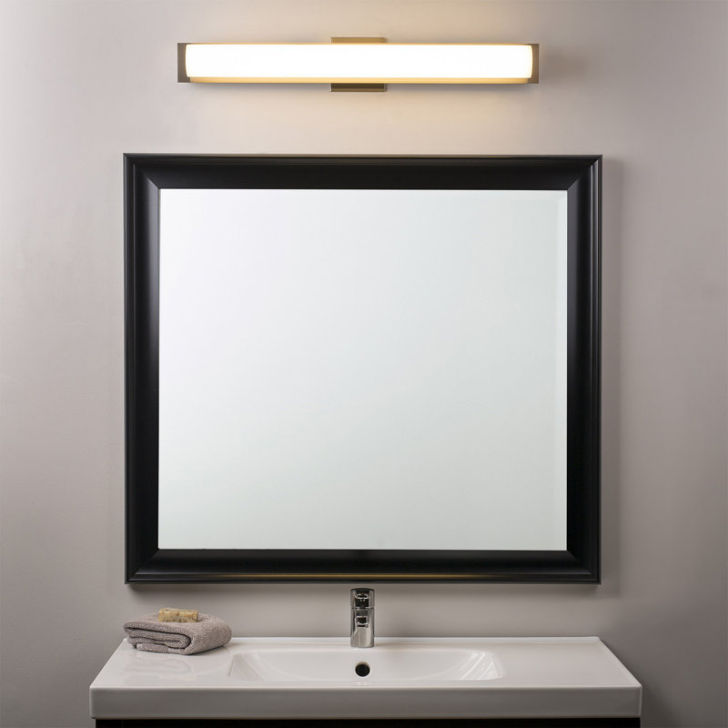 Éclairage pour meuble-lavabo à intensité variable à DEL 1 lumière barhill, Nickel brossé