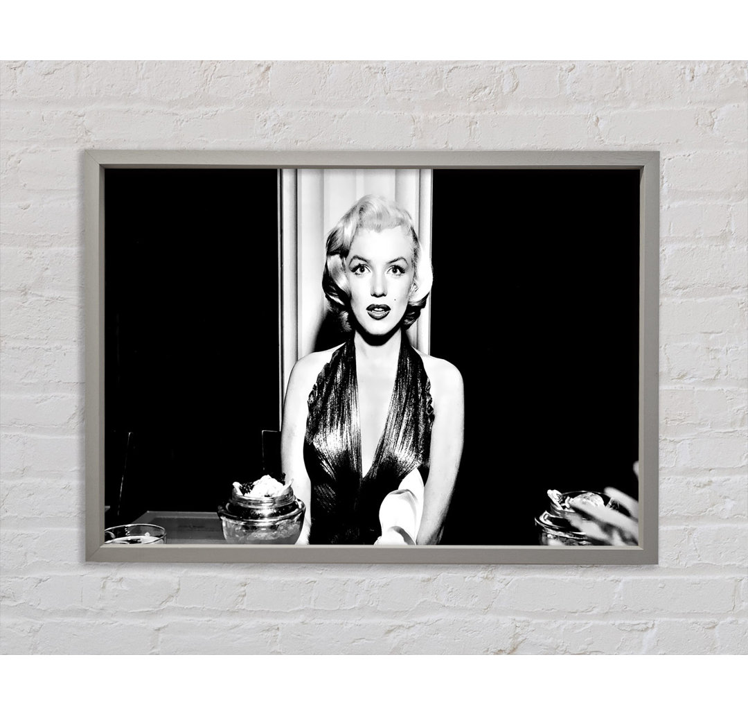 Marilyn Monroe Dinner Table - Einzelner Bilderrahmen Kunstdrucke auf Leinwand