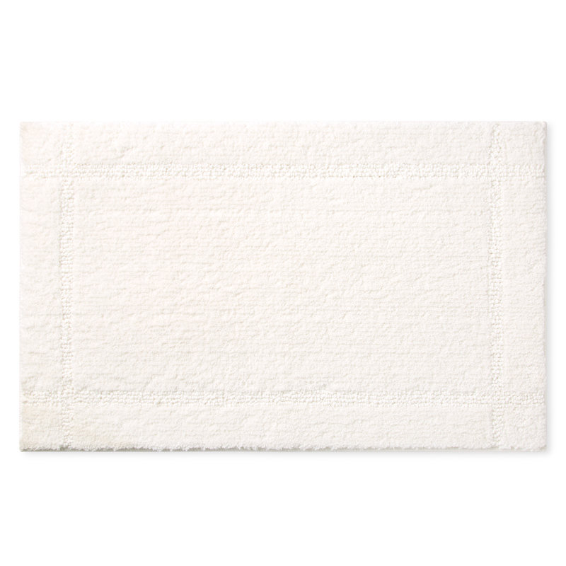 TOWN & COUNTRY EVERYDAY Ultra Plush Solid Tufted Border Machine Washable Bath Mat 20"x32", White