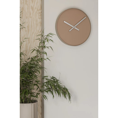 Horloge murale à rebord