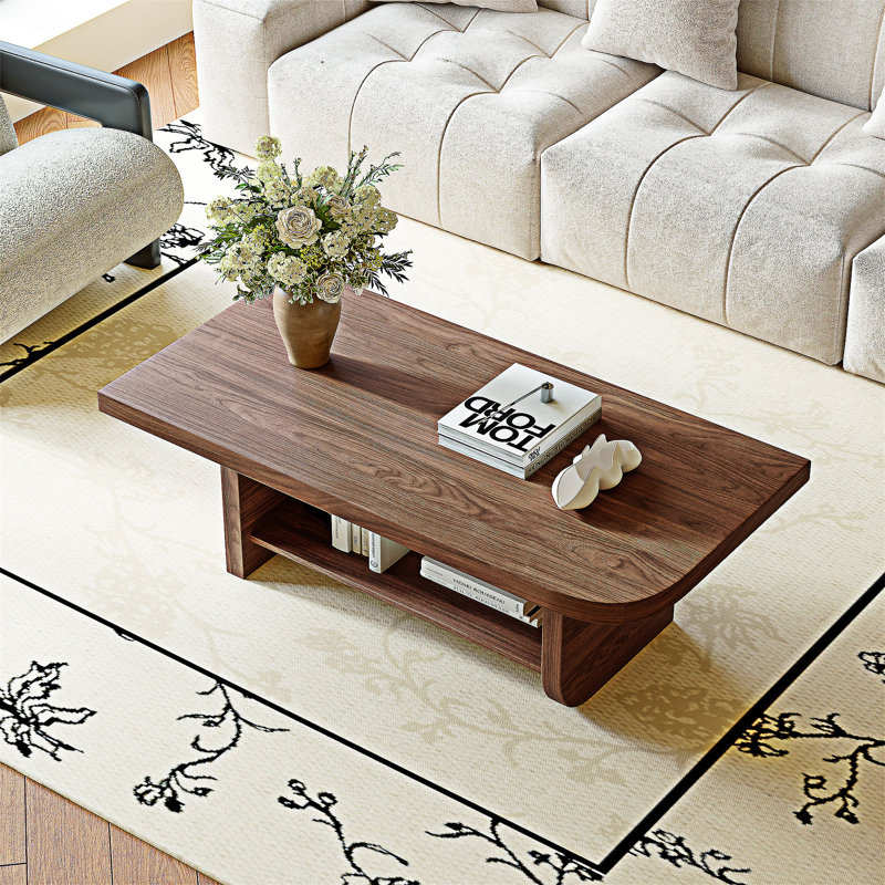 Table basse en bois avec tablette