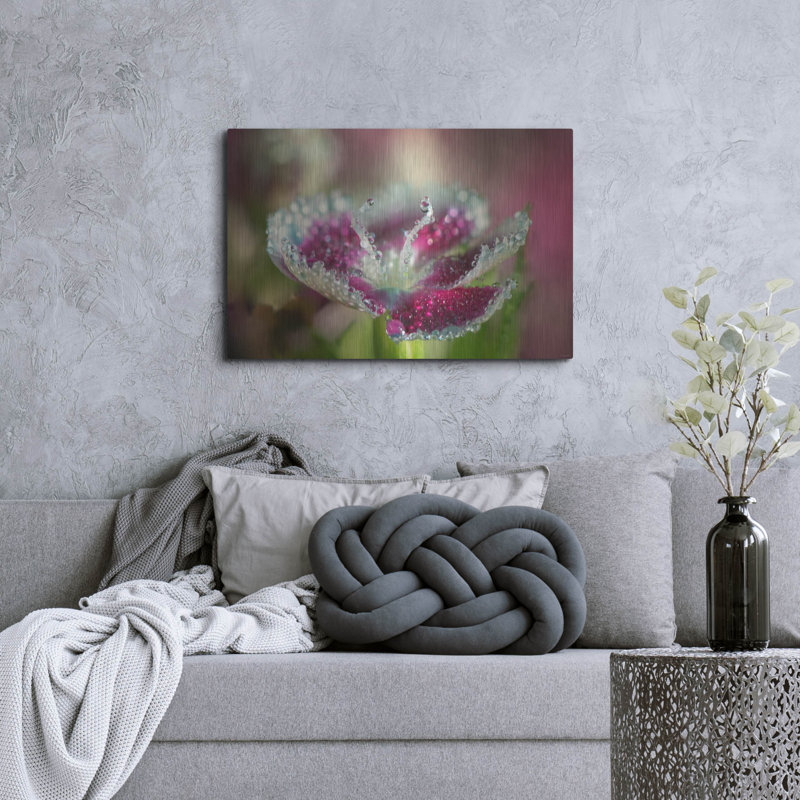 Art mural luxueux «Macro Flowers 05» par Gordon Semmens, 36 po x 24 po, H 24 po x l 36 po