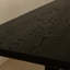 Table de salle à manger de style nordique en bois massif noir-107770388