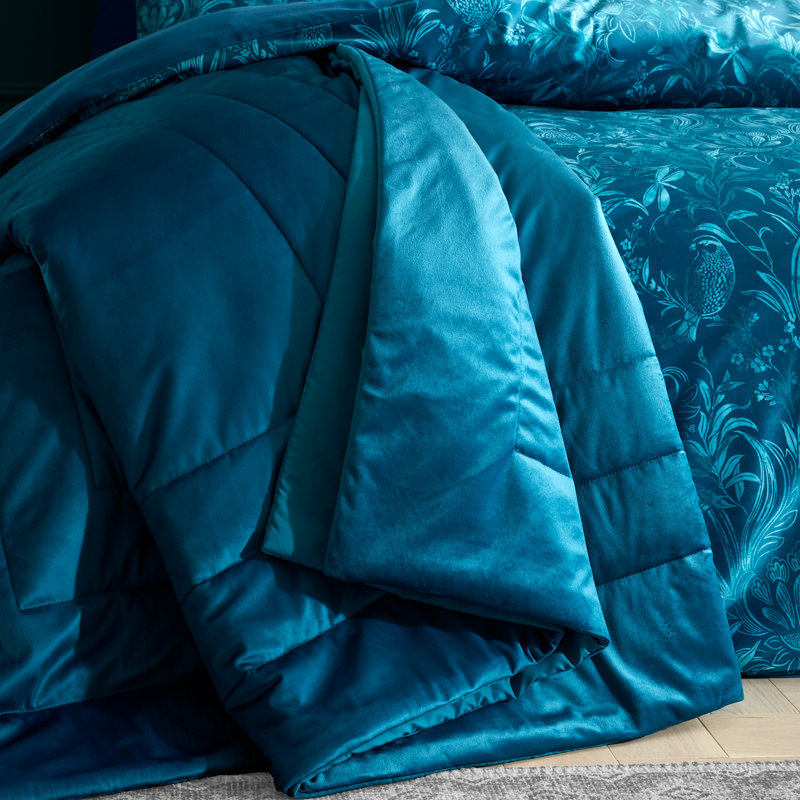 Regal Soft Velvet Quilted Bedspread Bedding