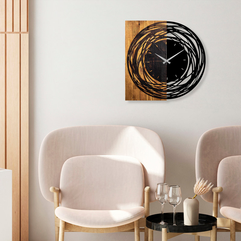 Horloge murale élégante en bois 22,8 po x 1,2 po x 22,8 po | 100% bois véritable avec finition noyer clair et accents noirs | Mécanisme silencieux | Parfait pour les espaces de décoration intérieure et de bureau, les textures uniques et les variatio