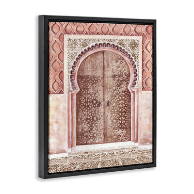Art mural marocain sur toile flottant encadré de porte marocaine par Yvette St. Amant