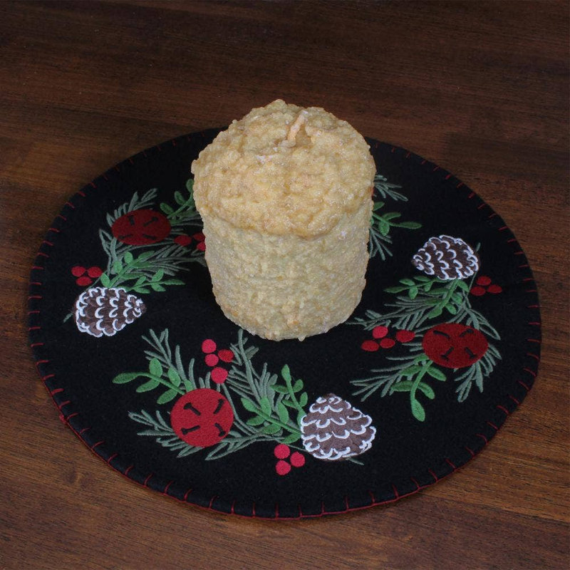 Tapis de bougie C Pinecones & Bells