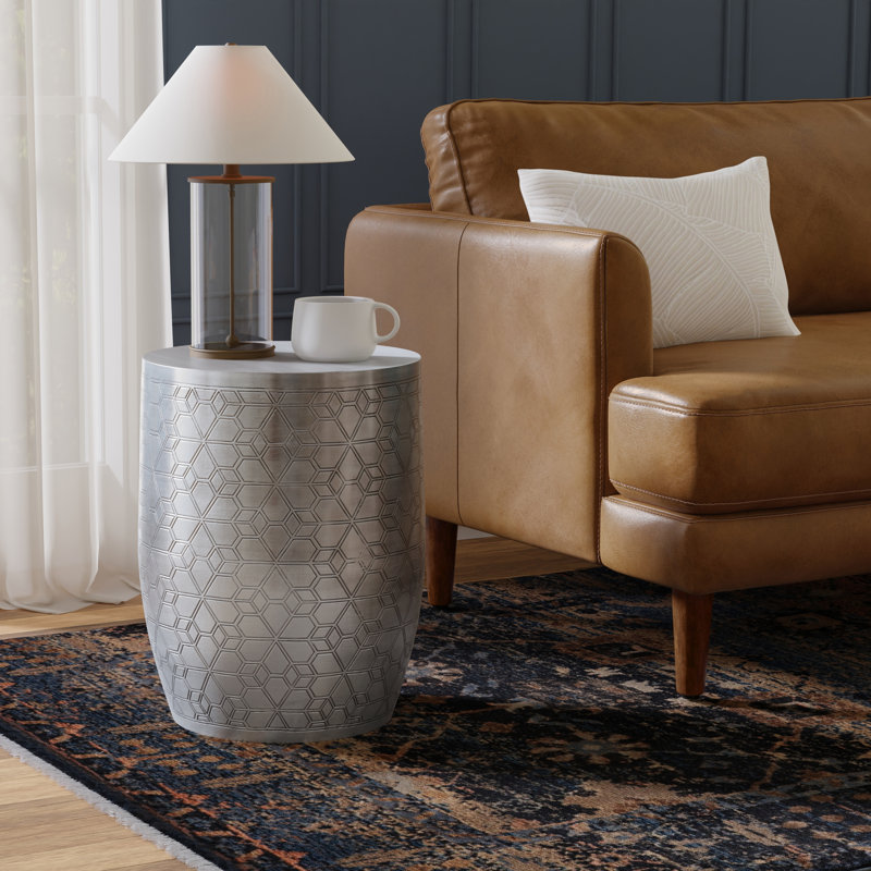 Table d'appoint ronde en métal avec motif gravé 15 po Odom