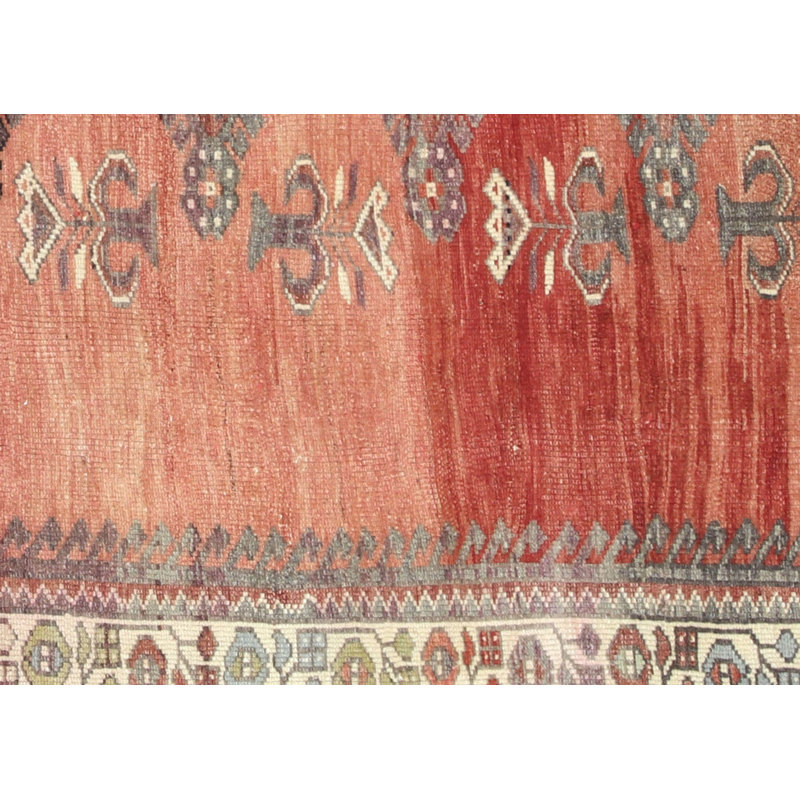 Tapis unique en laine noué à la main des années 1960 de 5 pi 3 po x 9 pi 4 po en rouge / brun / gris / ivoire