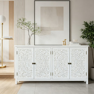 Buffet en bois avec 4 portes