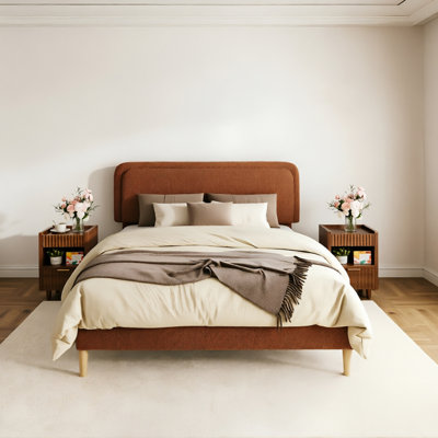 Ensemble de chambre à coucher pour très grand lit 3 pièces, 1 lit rembourré moelleux avec tête de lit réglable en hauteur et 2 tables de chevet avec station de charge