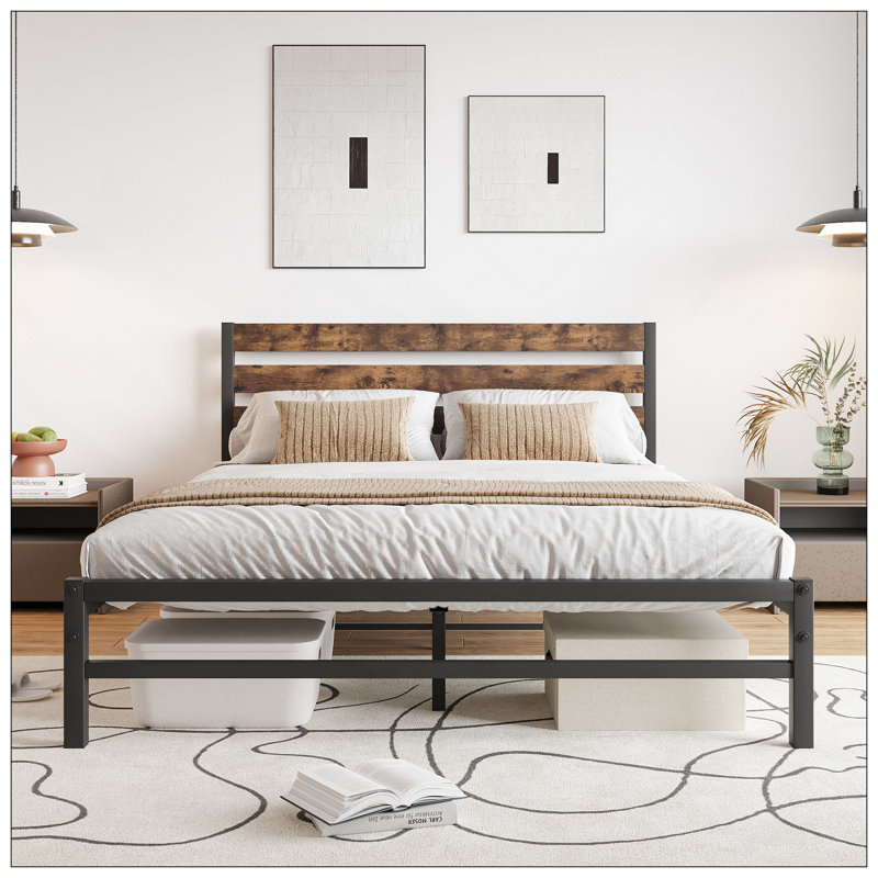 Base de lit plateforme avec tête de lit en bois rustique rétro, sommier à lattes en métal robuste, aucun sommier brun rustique requis