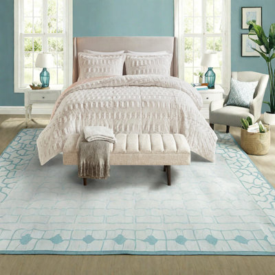 Luxurious Faux Fur Bedding Sets, Polyester King/cal King, Modern Comfort