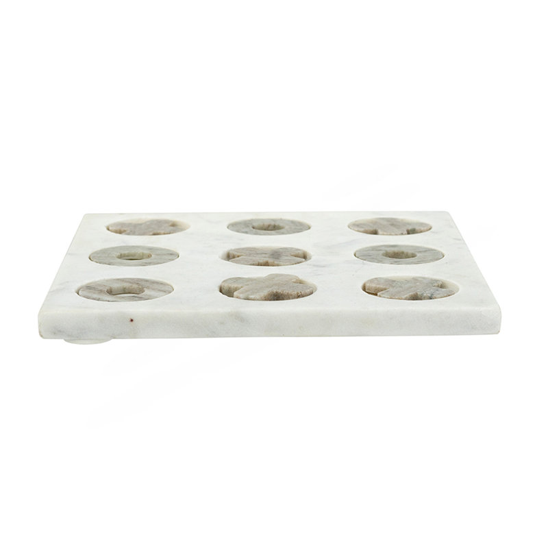 Ensemble de tic-tac-toe en marbre blanc 9 x 9 po avec pièces gris naturel