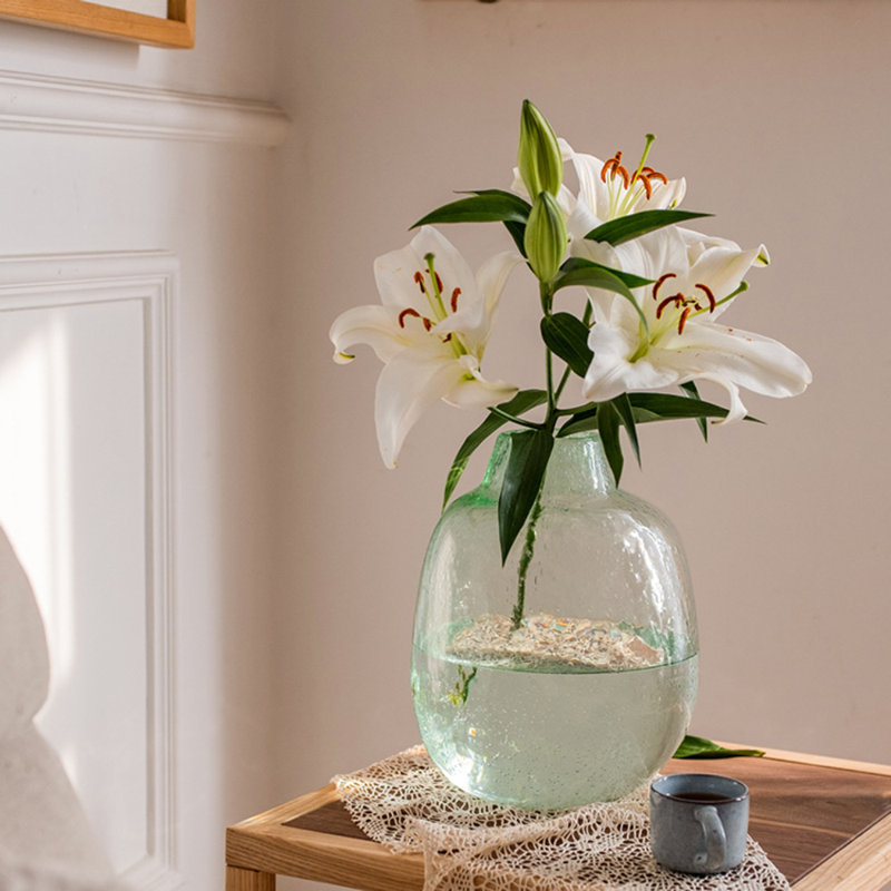 Vase de table en verre vert, H 11,6 po x l 9,25 po x P 9,25 po