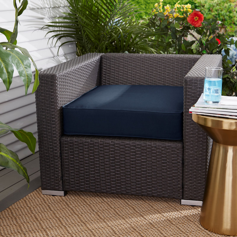 Coussin de chaise de salle à manger Whelan, H 5 po x l 22,5 po x P 22,5 po, Bleu marine