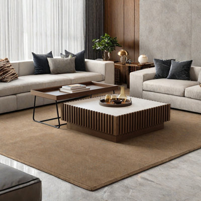 Table basse de style moderne et minimaliste
