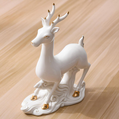 White Ceramic Deer Statue – Exquisite Handcrafted Ornament