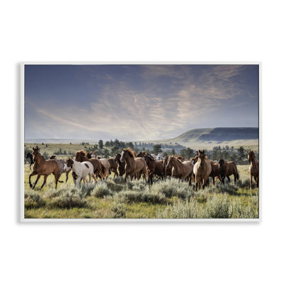 «Bustling Horse Herd in Nature Grey», estampe numérique de PHBurchett