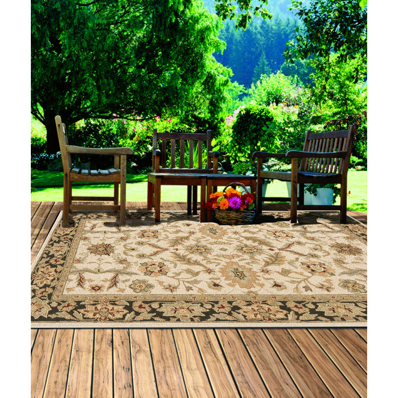 Veranda Rug, Round 9'