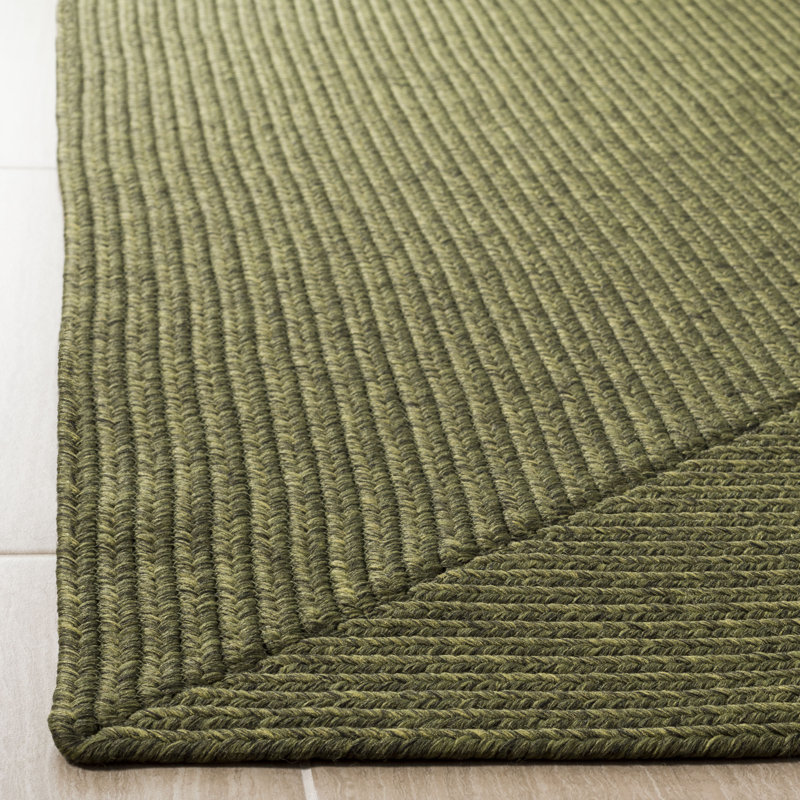 Lakehurst Solid Green Indoor/Outdoor Rug, Rectangle 61cm x 91cm