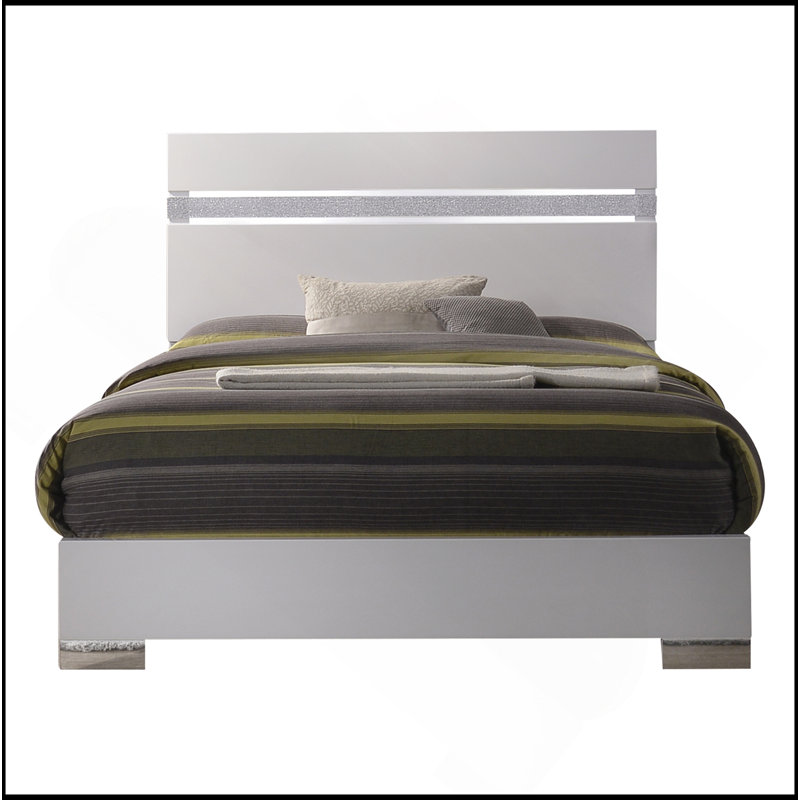 Grand lit blanc ultrabrillant