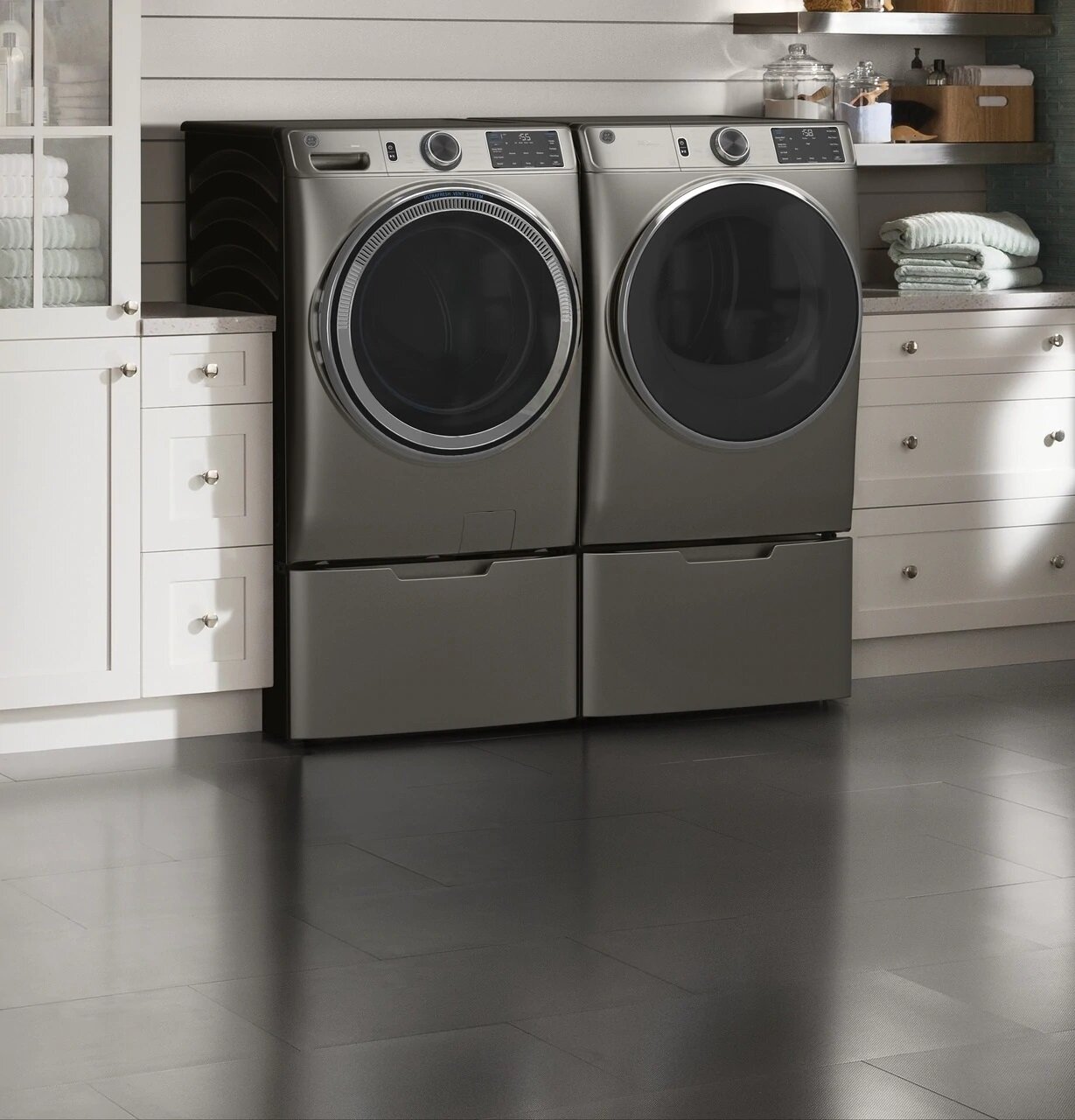 gas stackable washer and dryer set