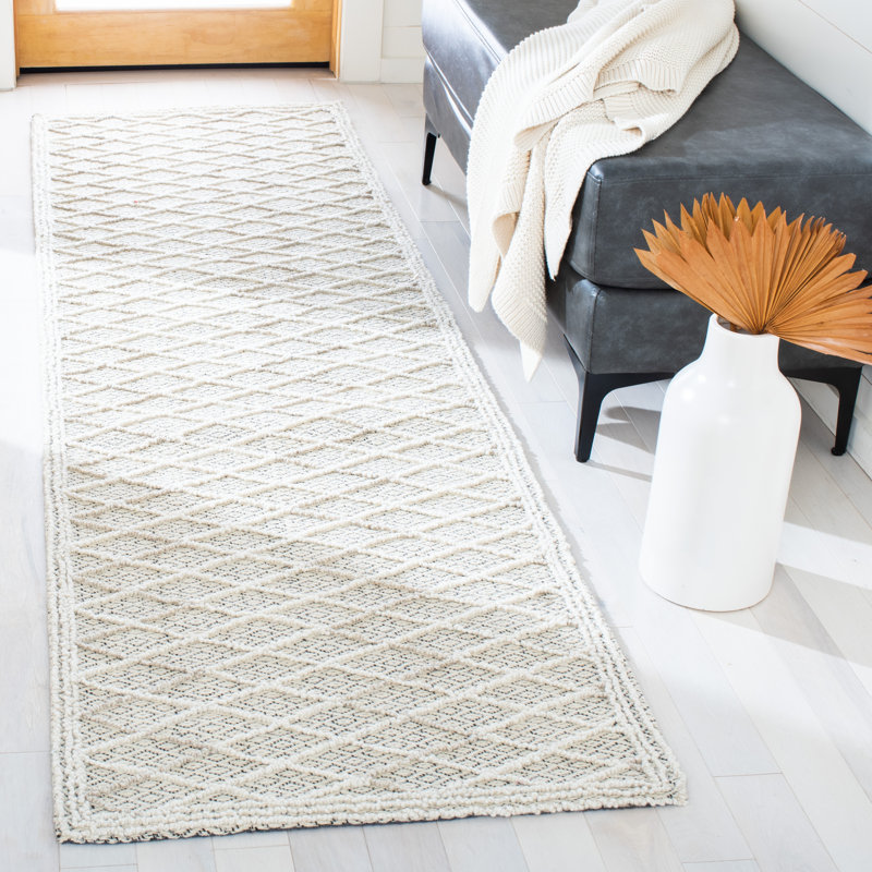 Tapis ivoire touffeté à la main à motif géométrique Giraldo, Tapis de couloir 2 pi 3 po x 8 pi